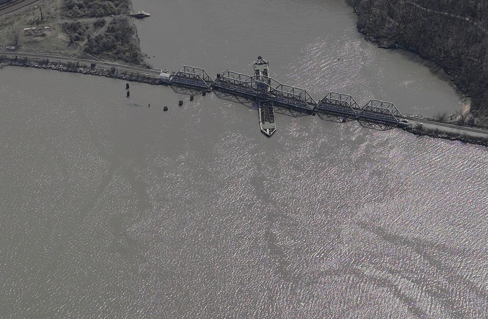 Harlem River Bridges - Amtrak Railroad Swing Bridge: Amtrak Railroad Swing Bridge 8